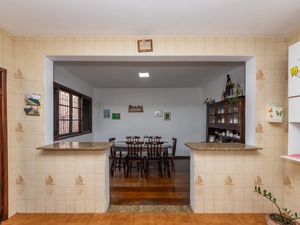 Image 13 - 921337