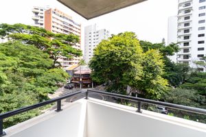 Image 13 - 921342