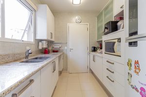 Image 33 - 921346