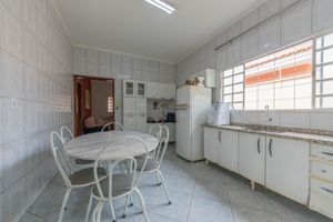 Image 20 - 921354