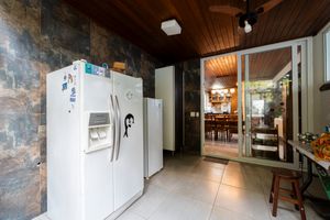 Image 19 - 921365
