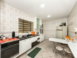 Image 19 - 921367