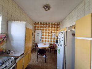 Image 35 - 921372