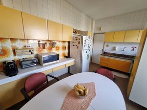 Image 36 - 921372