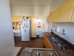 Image 34 - 921372