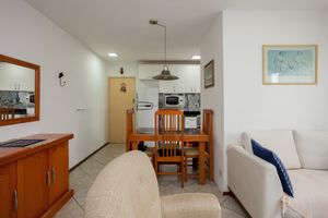 Image 4 - 921374