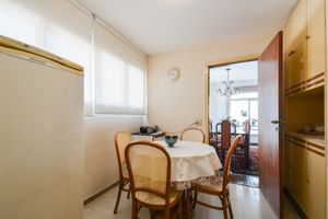Image 34 - 921380