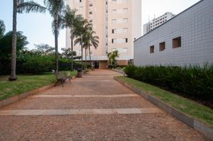 Image 38 - 921392