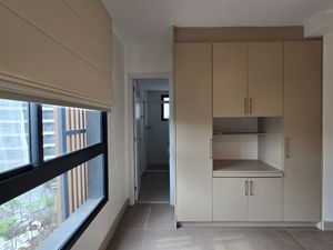 Image 7 - 921395