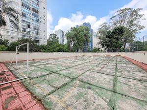 Image 21 - 921402