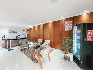 Image 18 - 921402