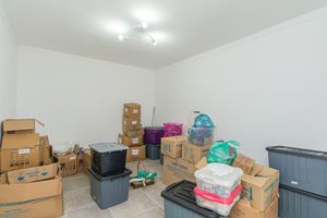 Image 39 - 921404