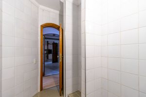 Image 37 - 921407