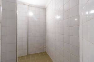 Image 38 - 921407