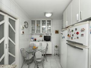 Image 21 - 921408