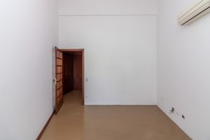 Image 31 - 921418