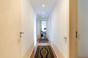 Image 9 - 921429