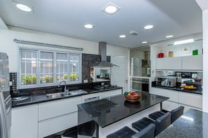 Image 15 - 921430