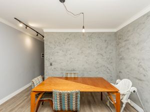 Image 3 - 921439
