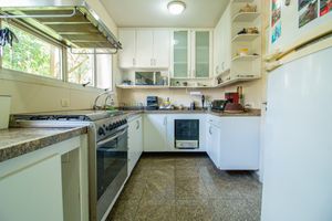 Image 22 - 921444