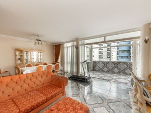Image 13 - 921446