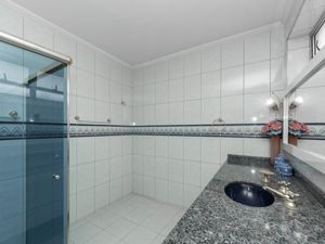 Image 29 - 921446