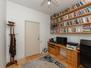 Image 33 - 921446