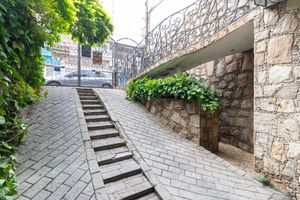 Image 45 - 921485