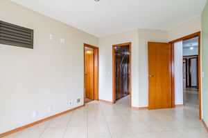 Image 37 - 921486