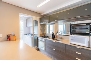 Image 3 - 921489