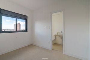 Image 21 - 921498