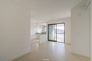 Image 7 - 921498