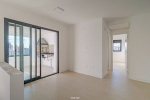 Image 6 - 921498