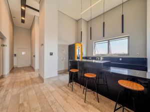 Image 21 - 921499