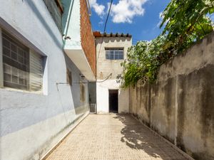 Image 20 - 921502