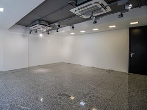 Image 19 - 921504