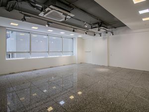 Image 15 - 921504