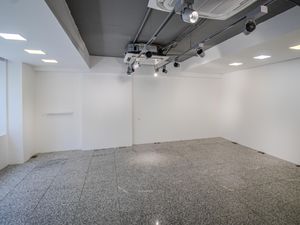 Image 21 - 921504