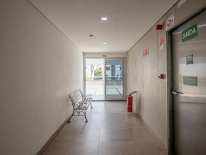 Image 12 - 921504