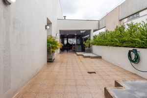 Image 29 - 921505