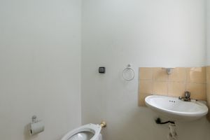 Image 37 - 921521