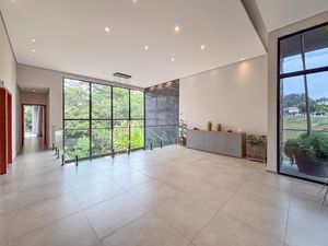 Image 19 - 921522