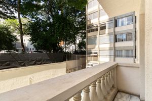 Image 11 - 921525