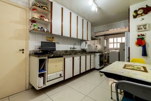 Image 19 - 921525