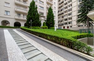 Image 37 - 921525