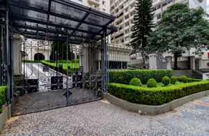 Image 40 - 921525