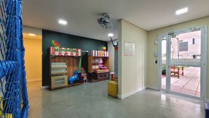 Image 44 - 921526