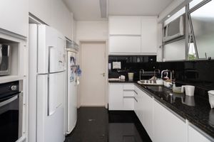 Image 7 - 921529