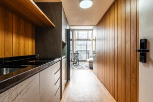 Image 10 - 921530