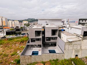 Image 18 - 921532